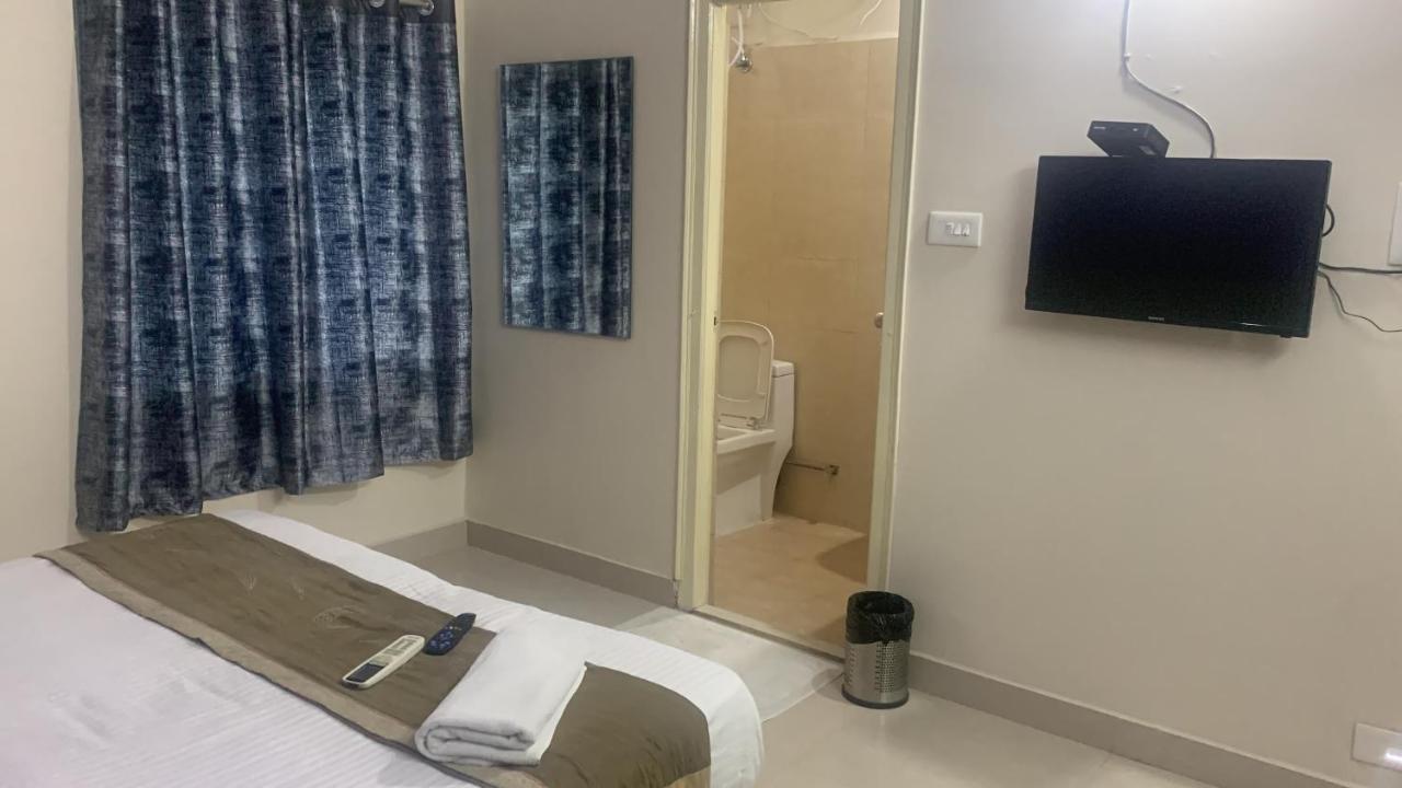 Homewood Suites Hyderabad Esterno foto