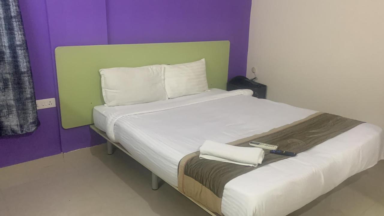 Homewood Suites Hyderabad Esterno foto